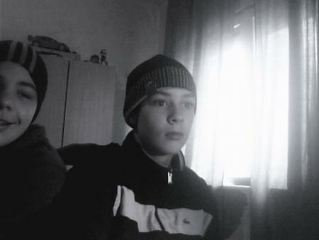 il ve se faire montrer ke lui lol