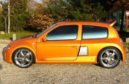 elle pete la clio