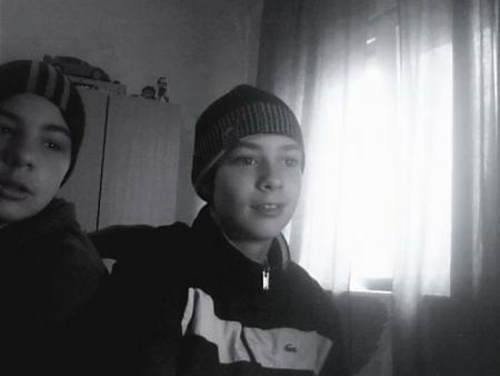 MOI ET MON PETIT FRERE MDR!!!